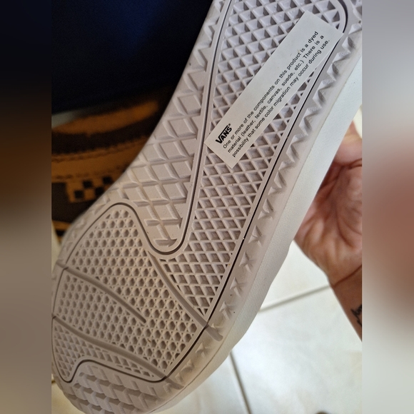 Vans Unisex Shoes - Picture 4 of 5